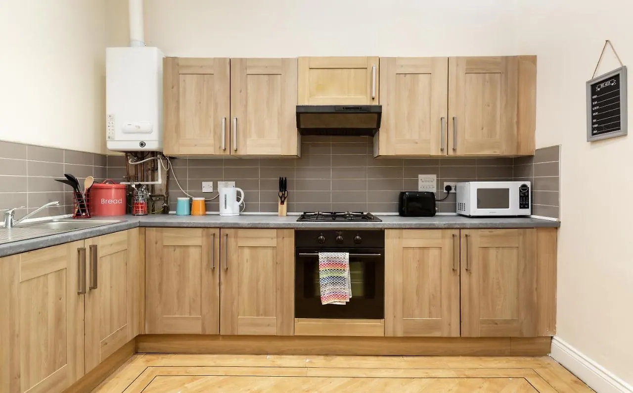 Newcastle City Centre Super Spacious Apartment