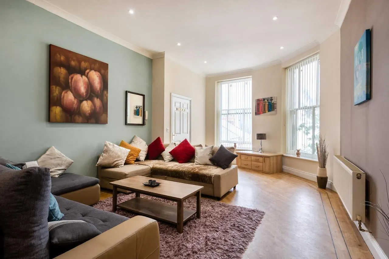 Newcastle City Centre Super Spacious Apartment 0*, Newcastle upon Tyne