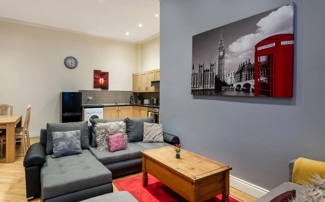 Newcastle City Centre Super Spacious Apartment