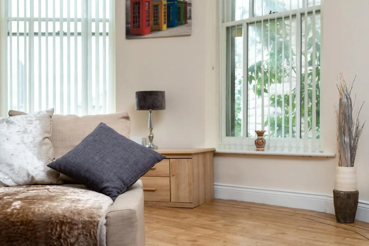 Newcastle City Centre Super Spacious Apartment 0*, Newcastle upon Tyne